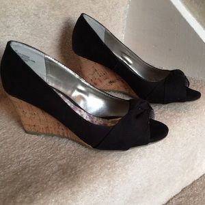 Canvas black wedge peep toe